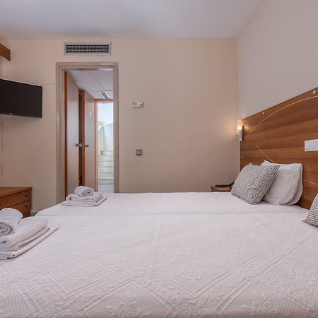 חניוטי Dionysos Hotel & Suites מראה חיצוני תמונה