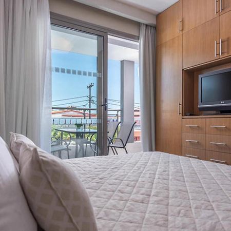 חניוטי Dionysos Hotel & Suites מראה חיצוני תמונה