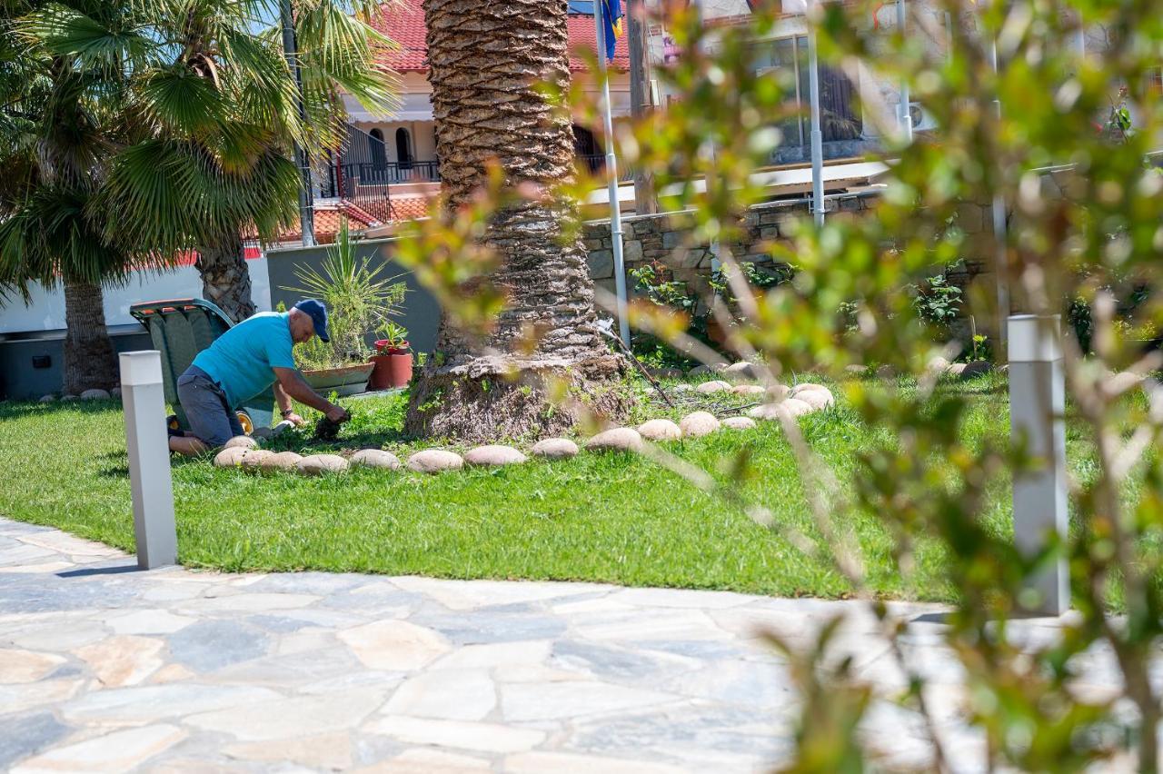 חניוטי Dionysos Hotel & Suites מראה חיצוני תמונה