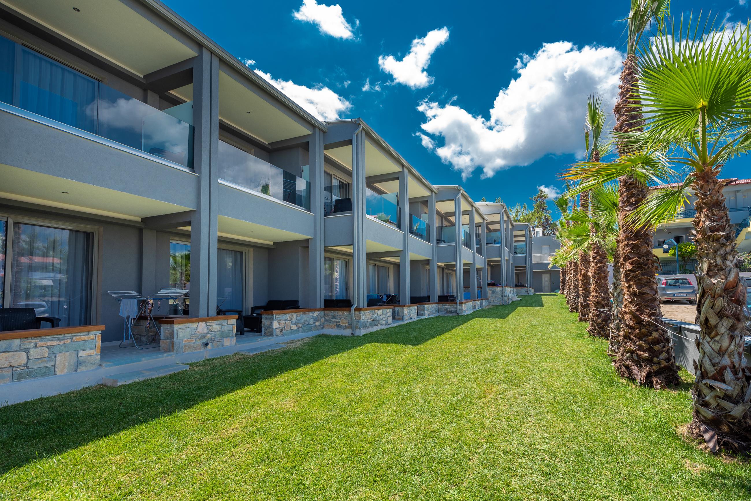 חניוטי Dionysos Hotel & Suites מראה חיצוני תמונה