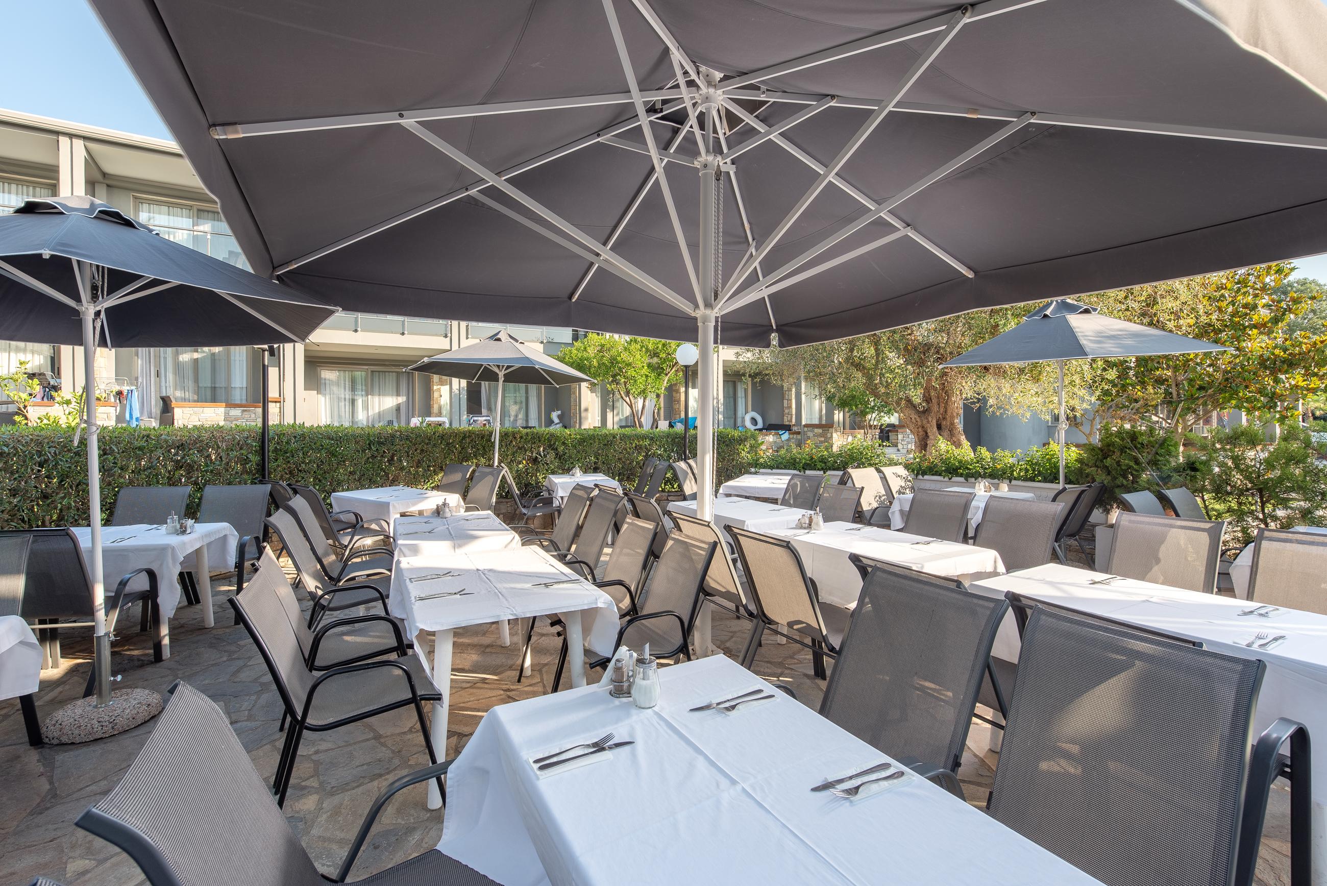 חניוטי Dionysos Hotel & Suites מראה חיצוני תמונה