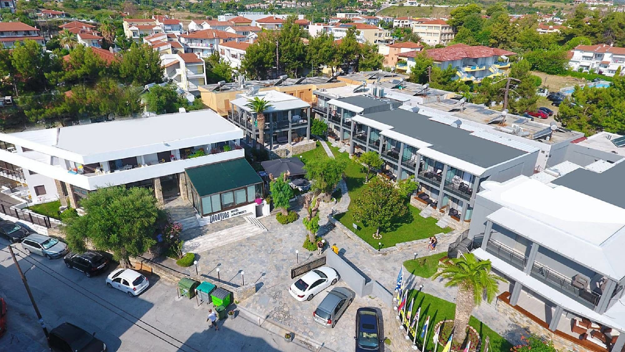 חניוטי Dionysos Hotel & Suites מראה חיצוני תמונה