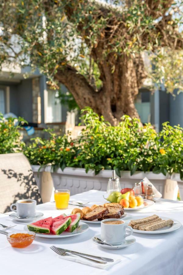 חניוטי Dionysos Hotel & Suites מראה חיצוני תמונה