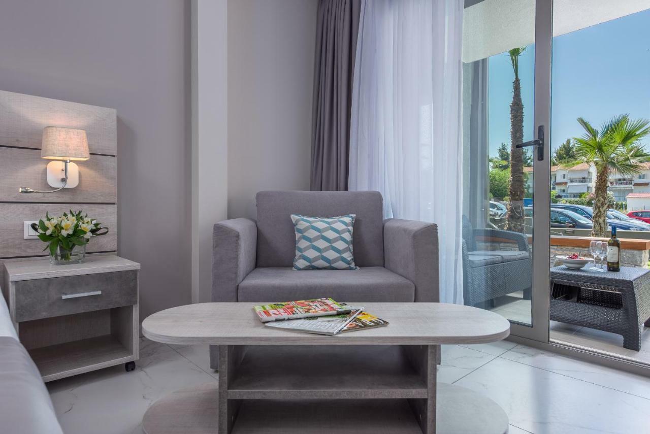 חניוטי Dionysos Hotel & Suites מראה חיצוני תמונה